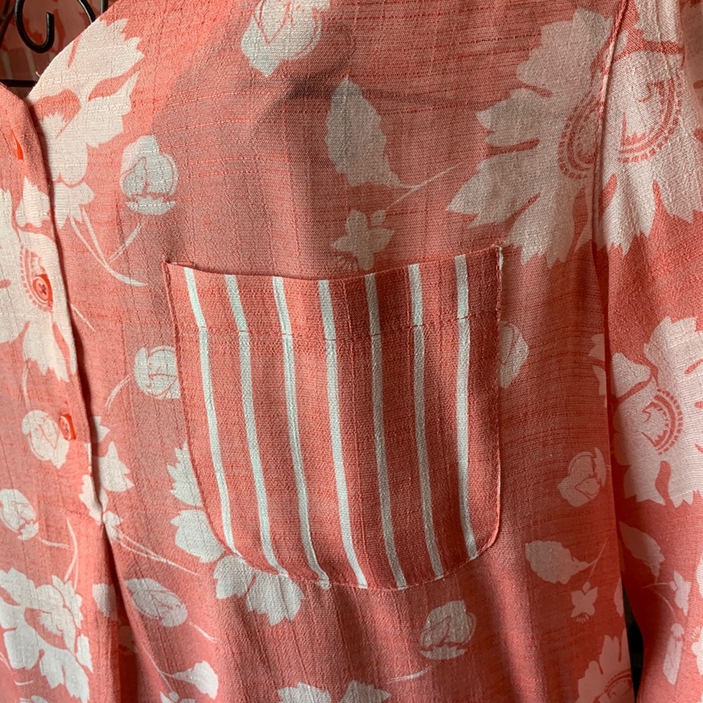 Coral Blouse With 2 Different Patterns! - image 3